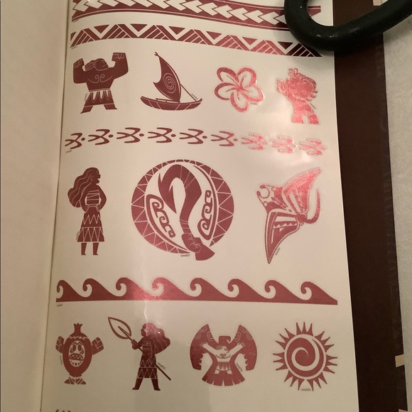 Disney The Story of Moana book. - Picture 3 of 3